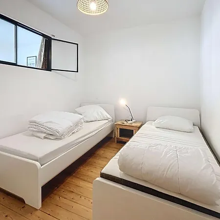 Apartment Renove 2 Avec Terrasse, Proche Centre Et Gare De - Fr-1-361-552
